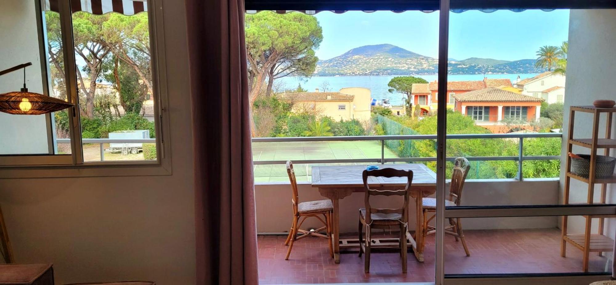 Family Nest Overlooking The Gulf Of Appartement